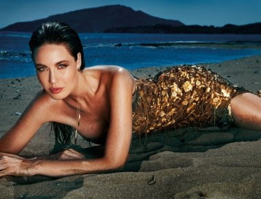 Αντωνία Καλλιμούκου: «Ανάβει» το instagram με μαγιό «baywatch» (φωτό)